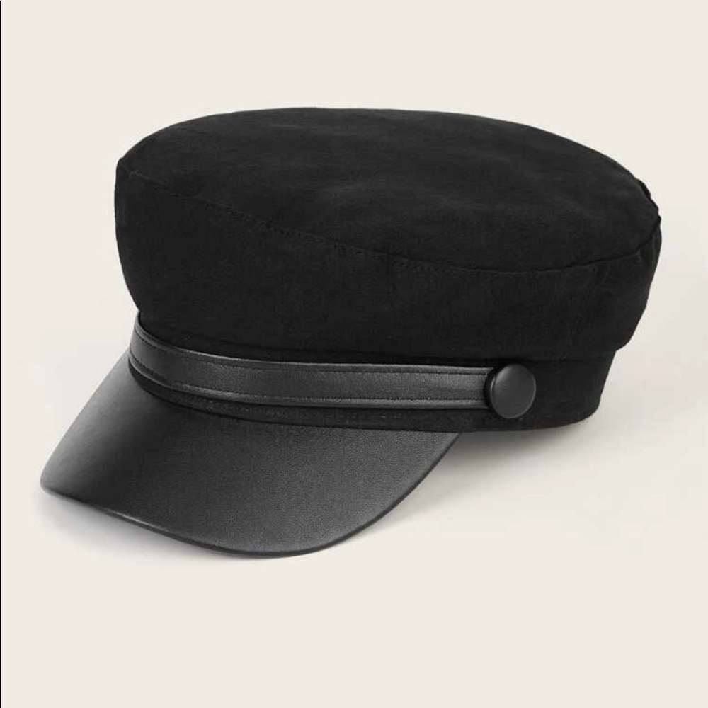 Baker boy cap with belt